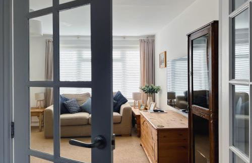 Bright & Cosy - Jacuzzi - Log Burner - King Beds - Foto 32