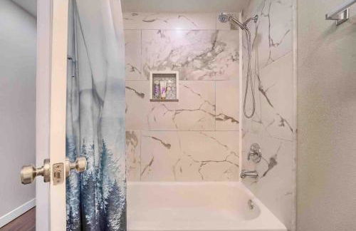 4BR Longmont Escape with Cold Plunge & Sauna - Pets OK! - Foto 36