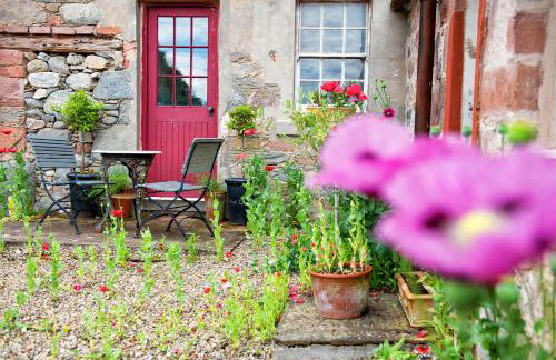 Spacious & Stylish StoneHous Cottage - Photo 21