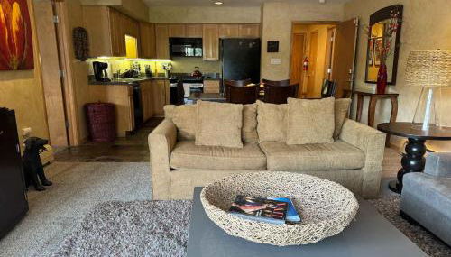 Best location in the heart of lions head, Ski lockers, jacuzzi and pool - Foto 3