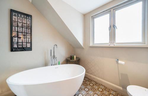 Luxury Countryside Retreat with Pool Surrey Hills Escape - Pass the Keys - Foto 20