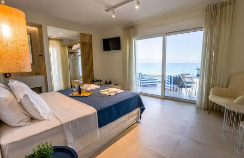 La Mer Bleue Boutique Suite - Photo 1