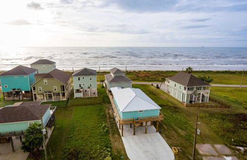 Luxe Crystal Beach Retreat with Views! Walk to Shore - Foto 30