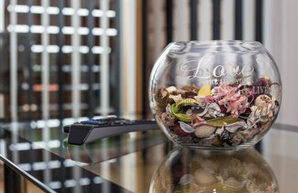 iSTAY APARTMENTS at VIZION - Fully Equipped Modern Serviced Apartments with Balconies, Superfast Broadband, Free Allocated Parking Space, 24h Security, Rooftop Gardens, Located in Central MK - Photo 65