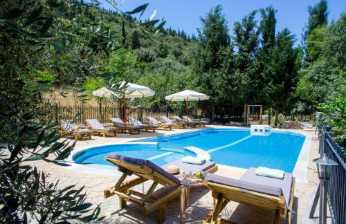 Apanema Mindfulness Villas Resort with Fast WiFi, Pool, Sauna, Massage - Photo 15