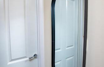 Luxury 5BDR with City Access, Free Parking and Wi-Fi - Photo 23