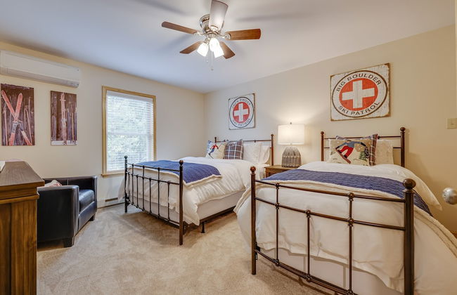 Pocono Paradise by Avantstay Lakeside Retreat, Hot Tub, Game Room, Near Beach - Foto 3