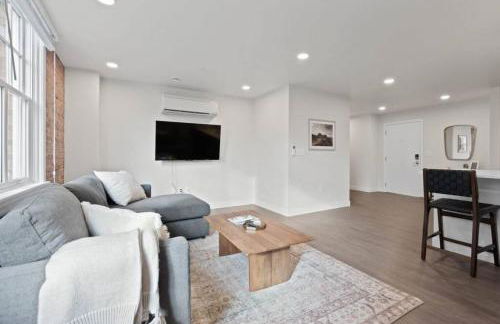 King Beds J and K on Main Luxury Apartment 406 - Foto 9