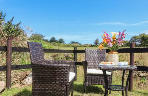 Bosulla Shepherds Hut - Photo 20