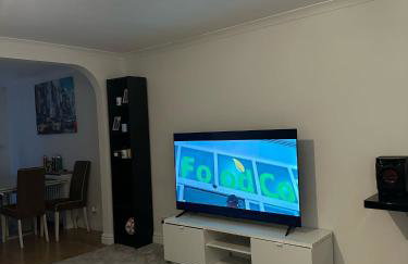 Cosy Home In Sheffield - Photo 1