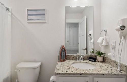 Fall&Winter Special! Walk to Gulf beach-Fire Pit-Gameroom - Foto 5