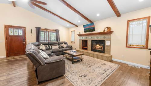 Moose Tracks Lodge - Forest and mountain views! Smart TV with streaming app and Game Room! - Foto 4