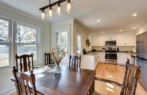 Tranquil Travelers Rest Home with Fire Pit! - Foto 8