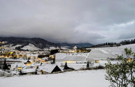 Corner 28 - Photo 38