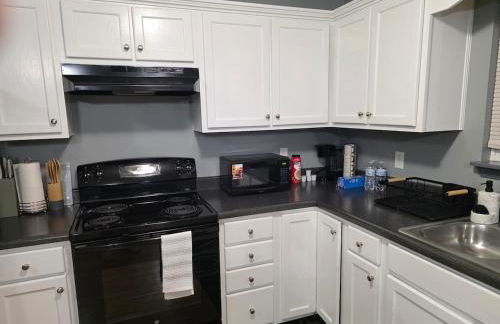 The E-Town Retreat 2BR townhouse close to Downtown - Foto 7