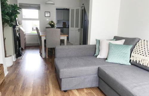 Emerson House, dog friendly with log burner close to waters edge and harbour - Photo 14