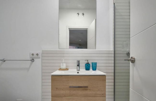 Madrid City Apartment - Photo 13