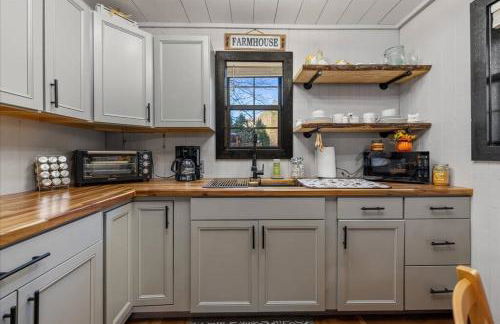 TNT II - Creek Front, Hot Tub, Fire Pit - Foto 4