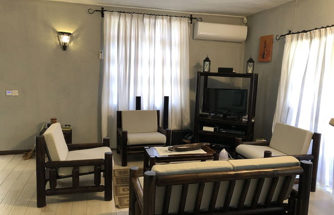 Villa with Heated Pool - Photo 18