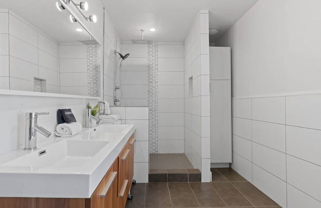 Luxurious Modern Retreat With Private Pool Patio - Foto 25