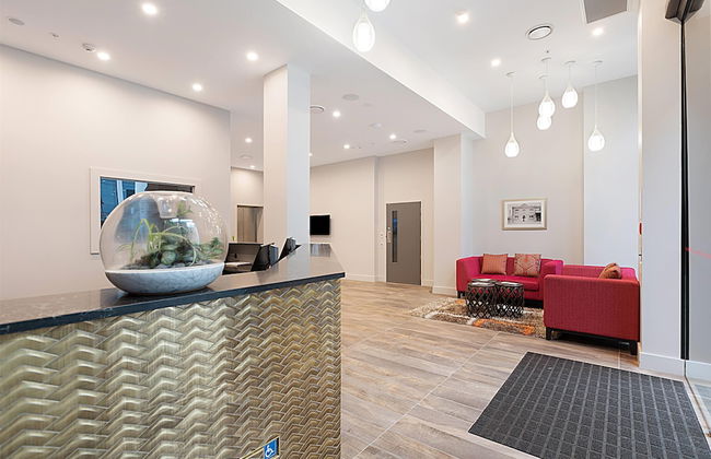 Ramada Suites By Wyndham Victoria Street West - Photo 6