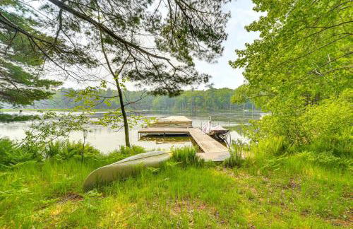 Four-Season Lake Cabin with Canoe and Paddle Boat! - Foto 27