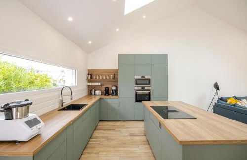 Maison de famille élégante avec piscine chauffée - 2km des plages - Foto 12