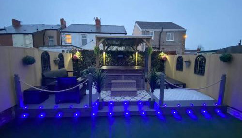 NEW…THE HOTTUB HOUSE BLACKPOOL PLEASURE BEACH - Foto 4