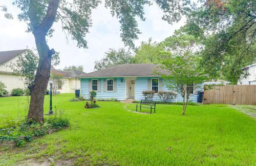 Walk to Parks and Main St Renovated League City Gem - Foto 1