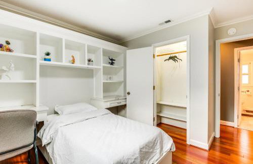 Spacious Home with Tranquil Patio about 29 Mi to DC! - Foto 26