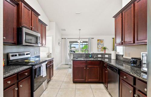 Newley Built Oasis Heated Pool Waterfront retreat - Foto 15
