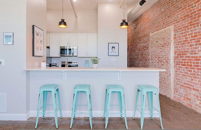 Breakfast Tiffany s Downtown Newport News - Foto 6