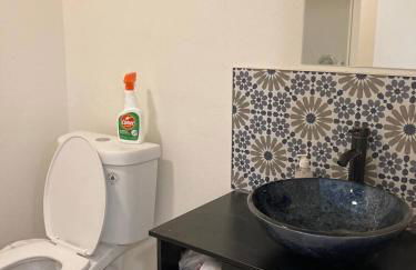 Separate Unit with 2 Bedrooms/One Bathroom in Pleasant Hill - Foto 3