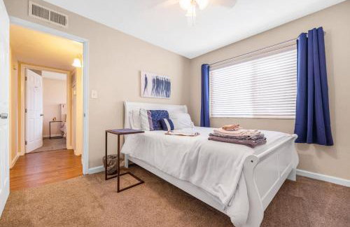 Longer Stay for Travelers Blocks from Hospital and Downtown Security Gates - Foto 43