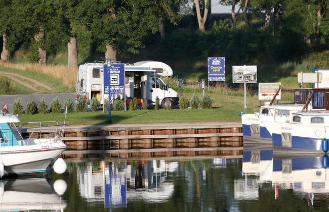 Vintage Houseboats at Niderviller Harbor by Kuhnle-Tours - Foto 32