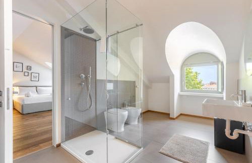 Hostdomus - Lagrange Luxury Apartment - Photo 18