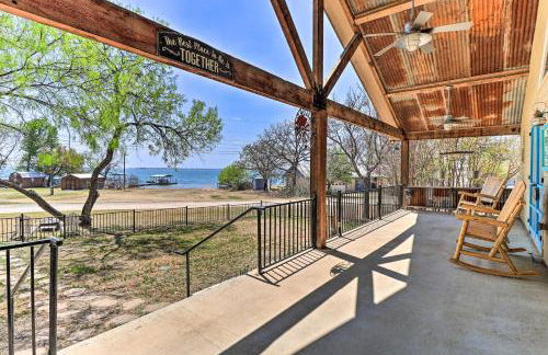 Charming Burnet Cottage with Lake View and Porch! - Foto 2