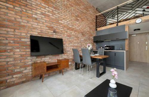 Elegant Studio with Air Conditioning Near the Airport in Wroclaw by Noclegi Renters - Foto 7