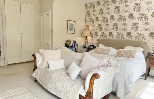 Tranquil Seaside Cottage by NewFo - Photo 24