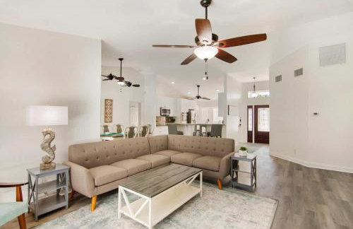 Beach Getaway - Private Heated Pool & 2 King Beds - Foto 18