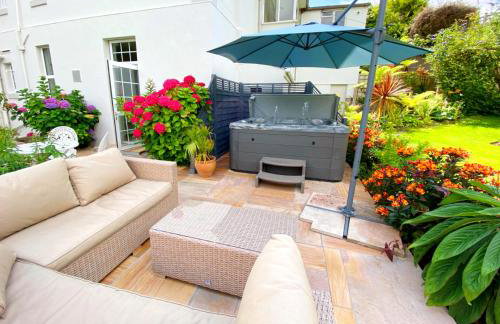 The Town House at Muntham- Luxury Holiday Home with Hot Tub - Photo 21