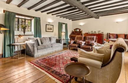 Stourton Manor - Photo 6