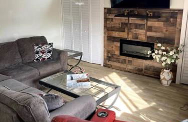 Very Private 3 Bed Home with HEATED Pool Palms and Big Fenced Yard - Foto 4