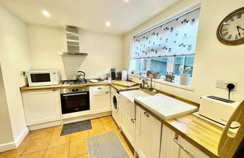 *Brecon Beacons,Log Burner, hot tub Dogs Welcome* - Photo 17