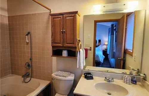 Cozy Cabin Walkable to Beech Mt Resort - Foto 11