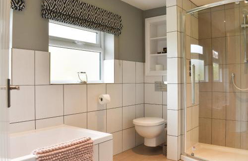 The Cottage At Stainsacre Hall - Photo 3