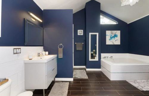 Historic Home in Ohio City Near W25! - Foto 36