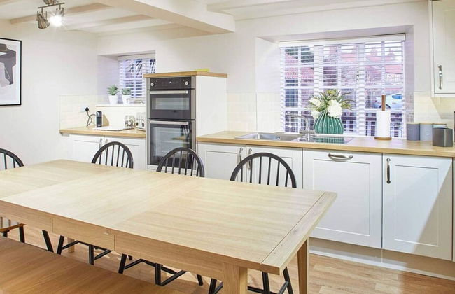 Host Stay Middle Farmhouse - Photo 10