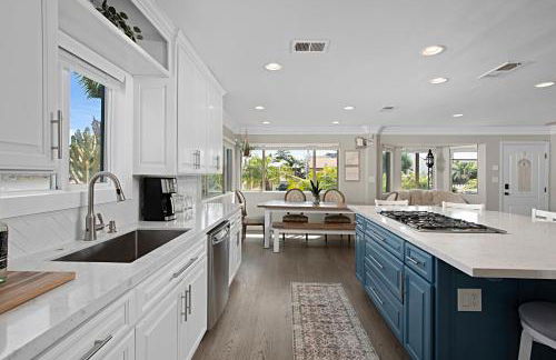 The Gathering Place - Guest Favorite with Huge Yard - Foto 8