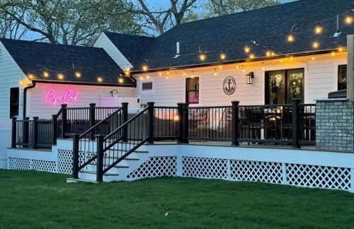 Bayside Oasis with Hot Tub & Game Room - Foto 1